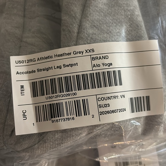 ALO Yoga Accolade Straight Leg Sweatpant - Picture 5 of 5